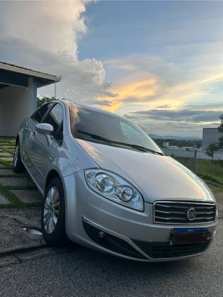 FIAT LINEA 1.8 ESSENCE 16V FLEX 4P MANUAL